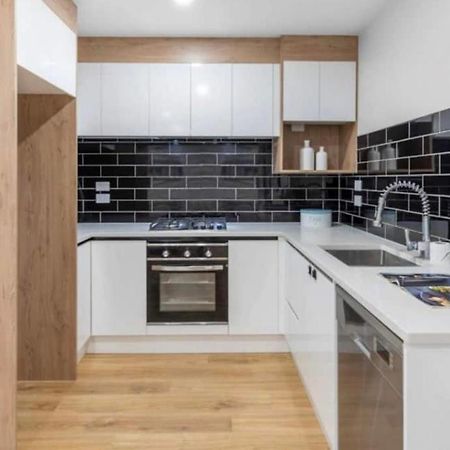 Private Double Bedroom With Attached Bathroom Near 12 Min To Auckland Airport Exterior foto